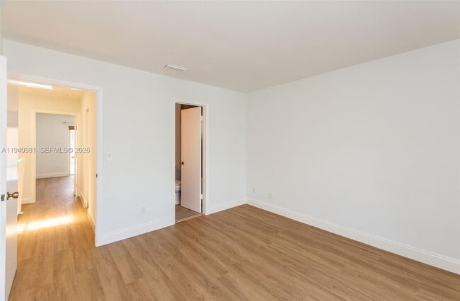 Building Photo - 2945 Bridgeport Ave