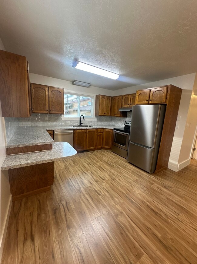 Building Photo - 958 S 1060 E