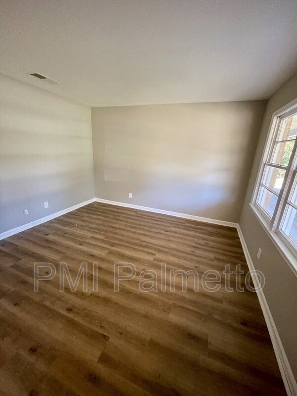Building Photo - 3730 Hickory St