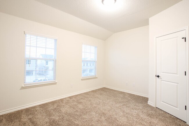 Building Photo - 13838 Enzo Gate