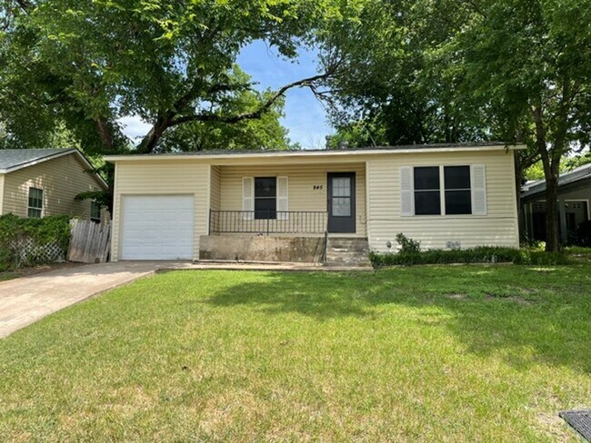 Building Photo - 845 Rumfield Rd