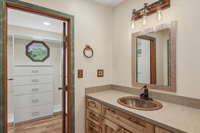 Building Photo - 11 Timothy Ln