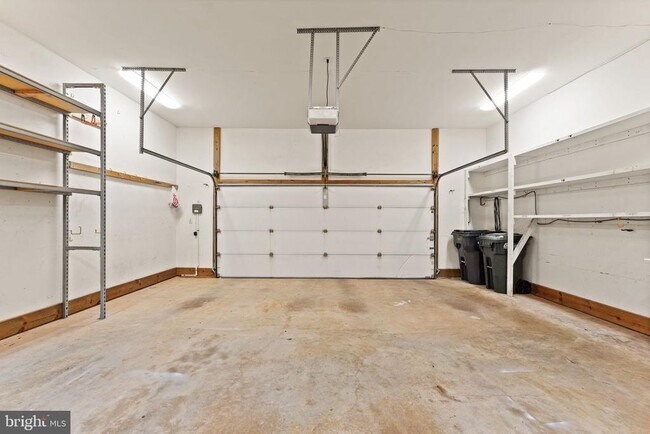 Building Photo - 46448 Montgomery Pl