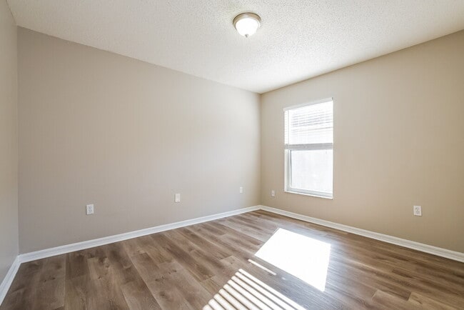 Building Photo - 337 Placid Lake Dr