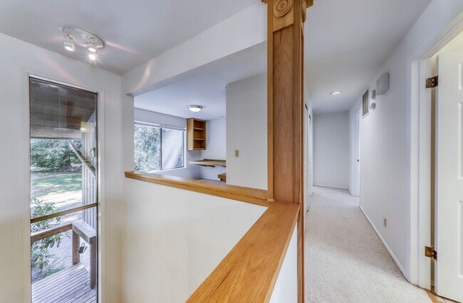 Building Photo - 3 Bedroom Home on Peaceful Property