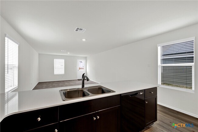 Building Photo - 231 Gabbro Gdns