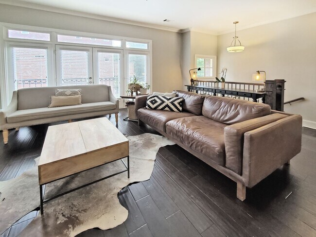 Building Photo - Stunning Executive Townhome in Gated Brook...