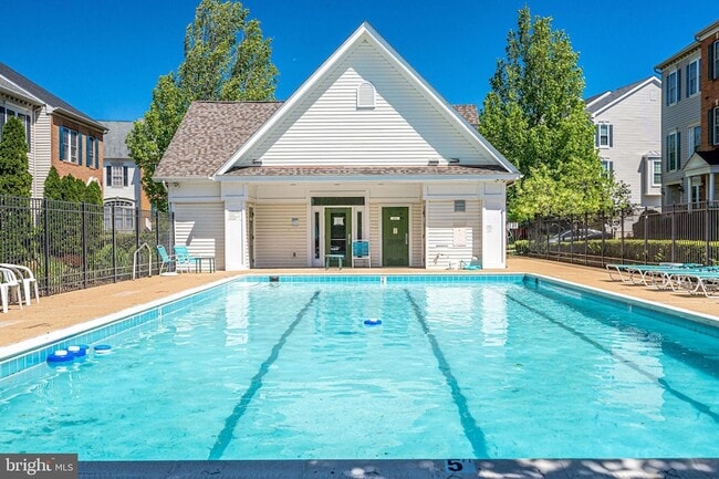 Building Photo - 953 Harrison Cir