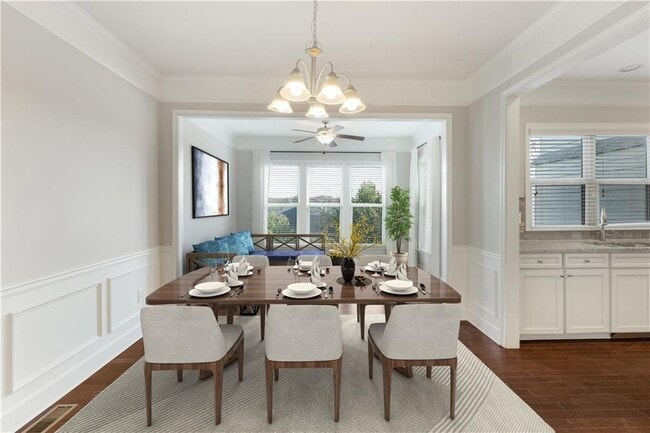 Building Photo - 2541 Sibley Dr