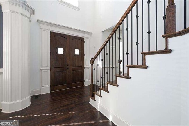 Building Photo - 1106 Devine Cir NE