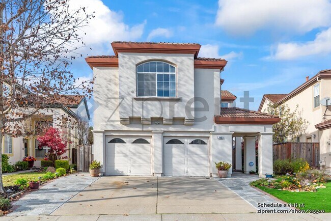 Building Photo - 7968 Pineville Cir