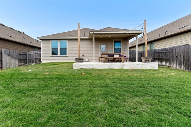 Building Photo - 469 Grace Lilly Dr