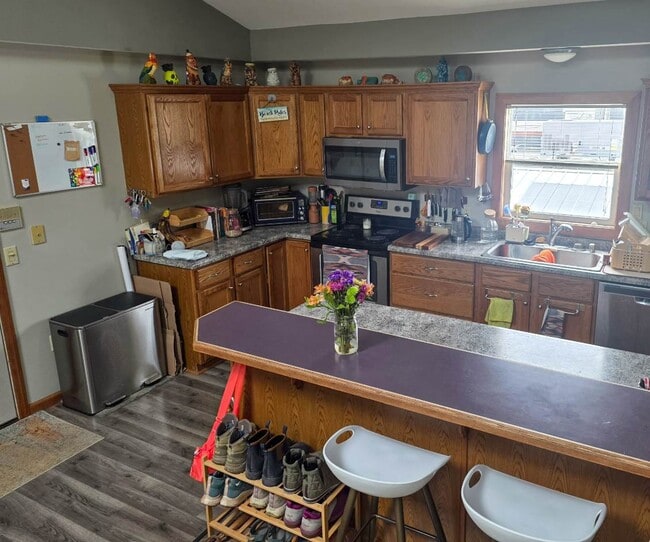 Building Photo - 6326 Monona Dr