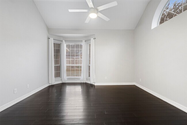 Building Photo - 9023 Eaglecove Dr