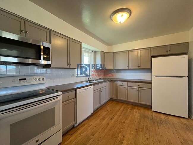 Building Photo - 3696 Glencoe St