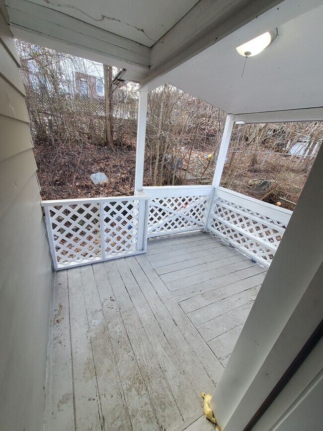 Building Photo - 277 E Spring St