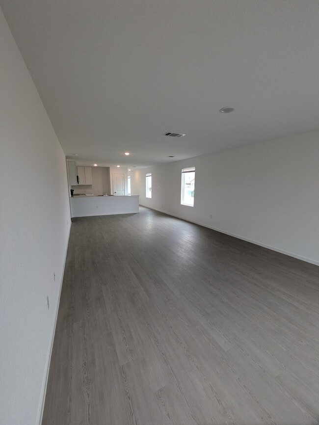 Building Photo - 19004 Encanto Aly