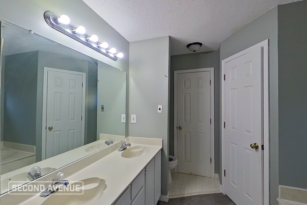 Building Photo - 6625 Rocky Park Dr