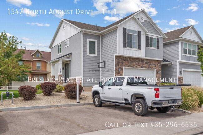 Building Photo - 1547 N August Dr