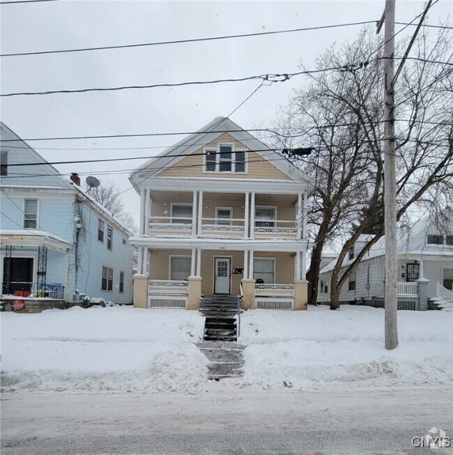 Building Photo - 1231 Walnut St