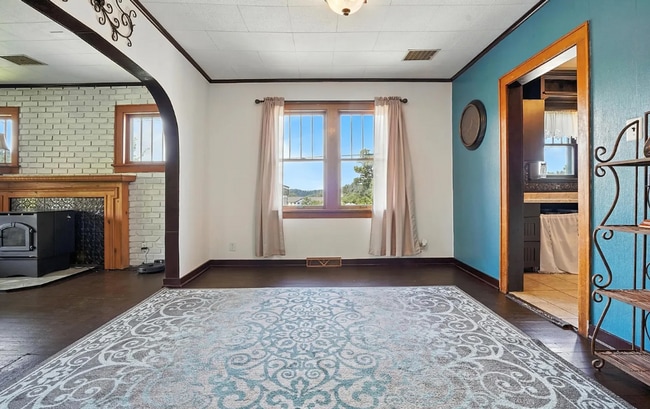 Building Photo - Fully Furnished 5-Bedroom Retreat in the Heart of Lead, SD!