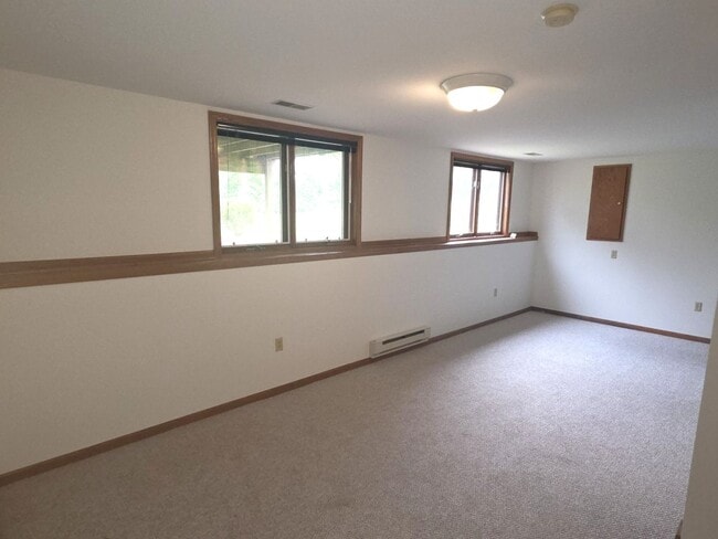 Building Photo - 3207 S Ridge Crest Ct