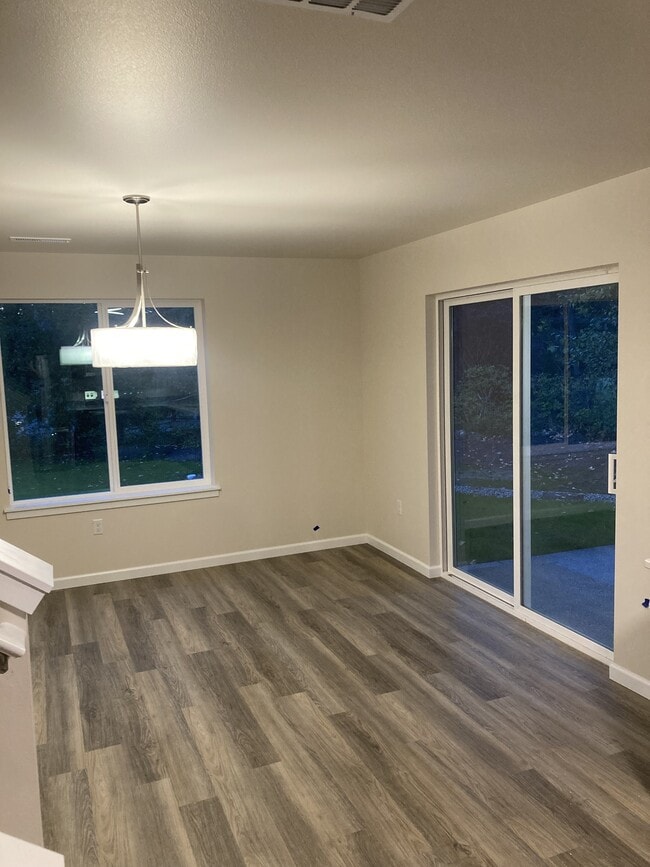 Building Photo - 1812 S 250th St