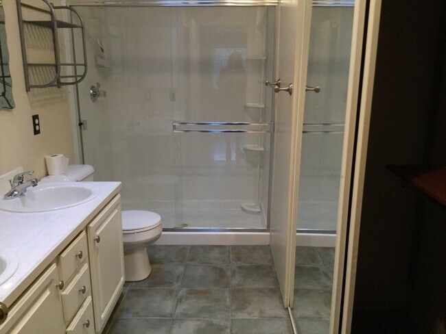 Building Photo - Stylish 2-Bedroom, 2.5-Bath Townhome with Garage & Private Patio
