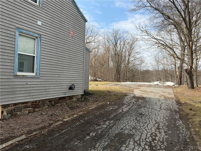 Building Photo - 156 Oswego St