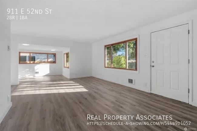 Building Photo - 911 E 52nd St