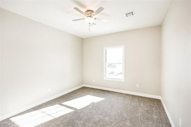 Building Photo - Stunning Home, Great Neighborhood!