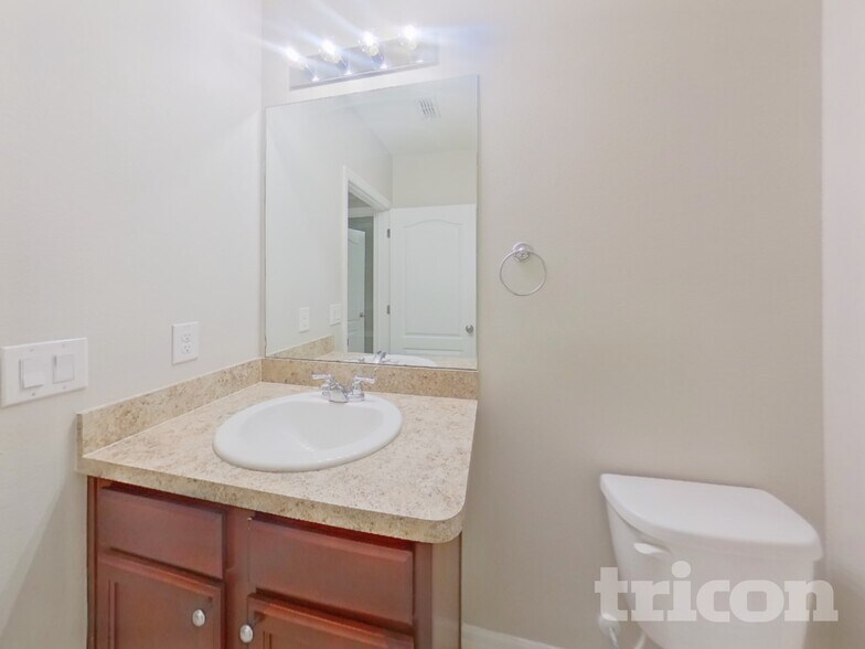 Building Photo - 16185 Yelloweyed Dr