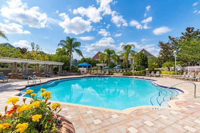 Building Photo - Discovery Palms