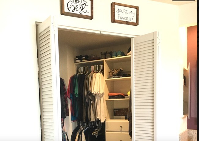 Building Photo - 9218 Palm St