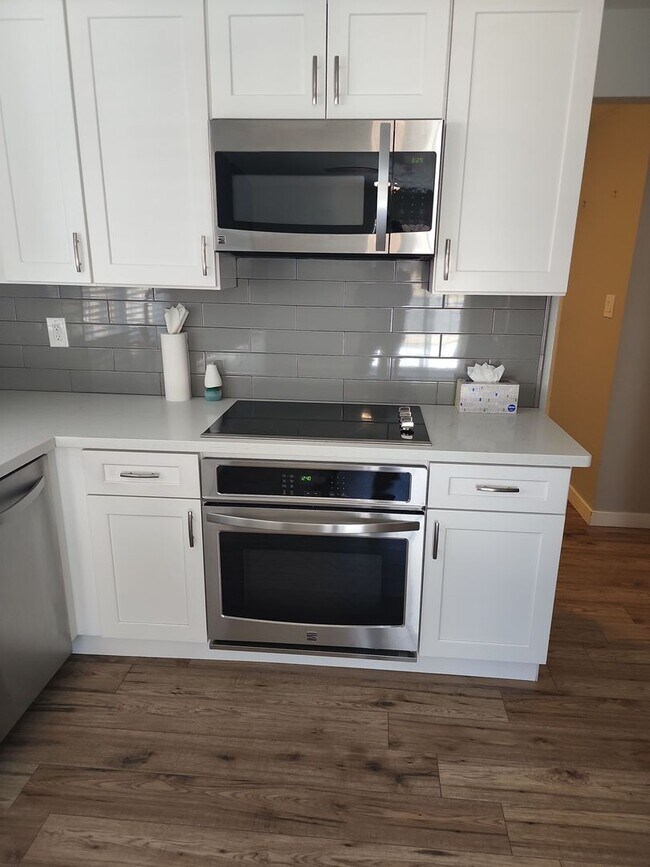 Building Photo - 4 bedroom single level home zoned for Reed...