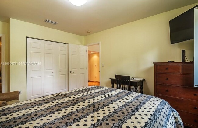 Building Photo - 1237 Aduana Ave