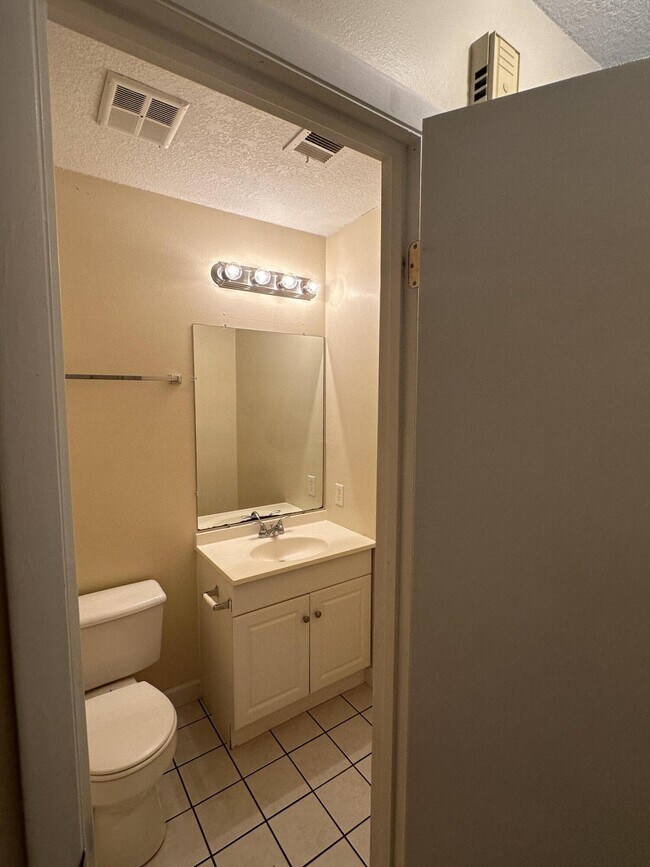 Building Photo - 334 Woodham Ct