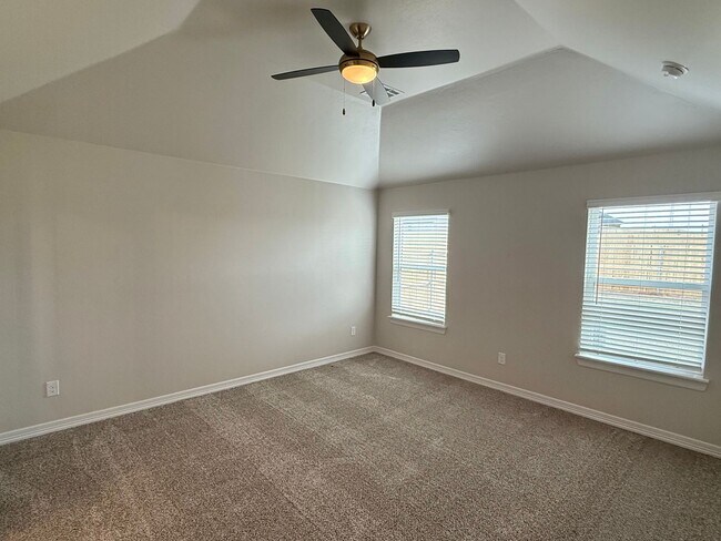 Building Photo - Brand New 3 Bed Home in Edmond with Designer Finishes