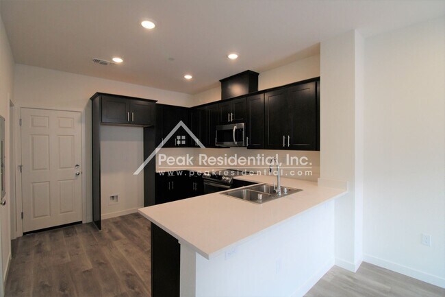 Building Photo - 3 br, 2.5 bath House - 3007 Magical Walk