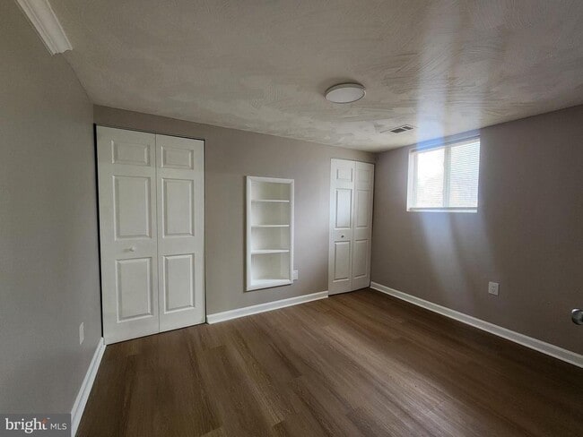 Building Photo - 1025 Kingsbury Rd