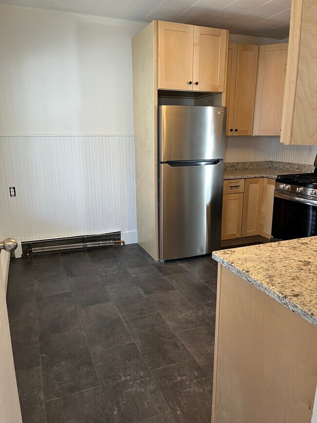 Building Photo - 9 Summer St