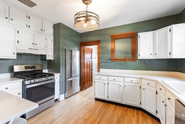 Building Photo - 4360 Winona Ct