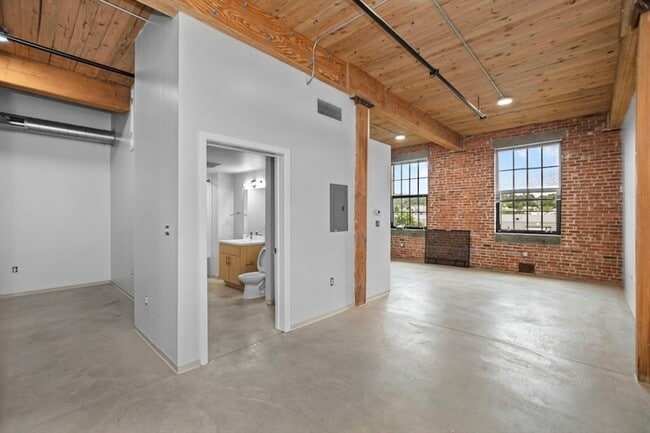 Building Photo - 88 Gerrish Ave