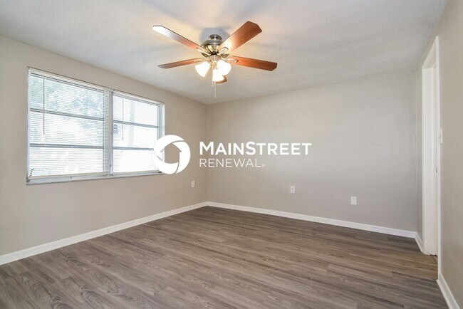 Building Photo - 3 Bedroom Pet-Friendly Home in Port Richey, FL with Main Street Renewal