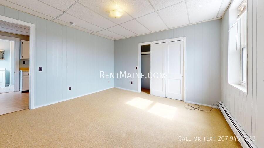 Building Photo - 281 Main St