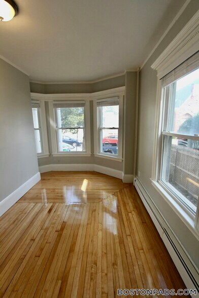 Building Photo - 55 Estes St