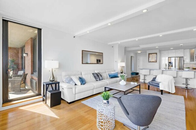 Building Photo - 415 Newark St.