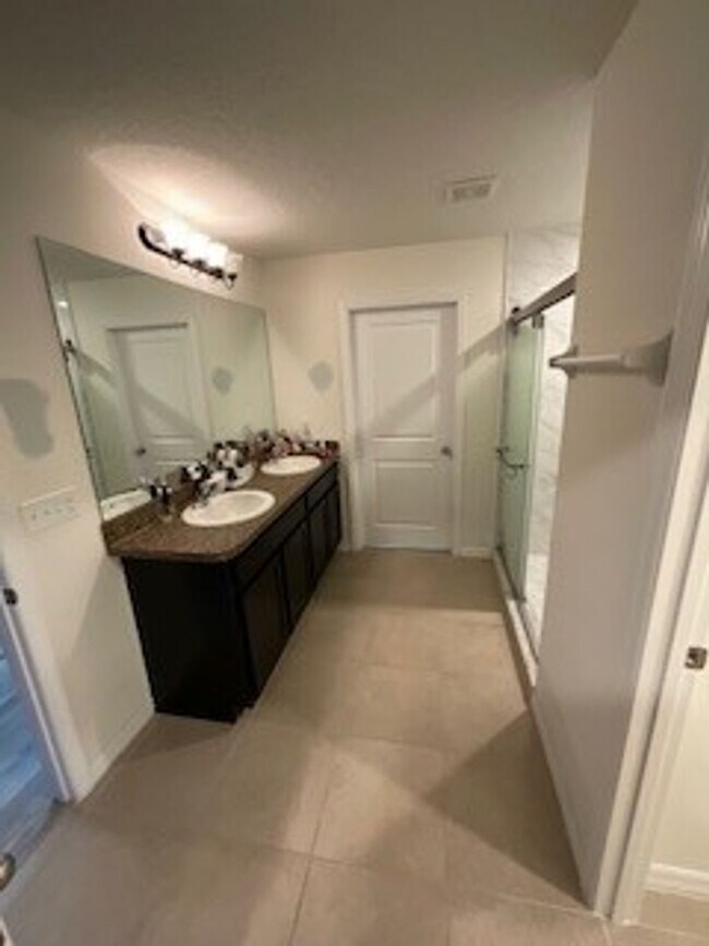 Building Photo - Welcome to your new home!