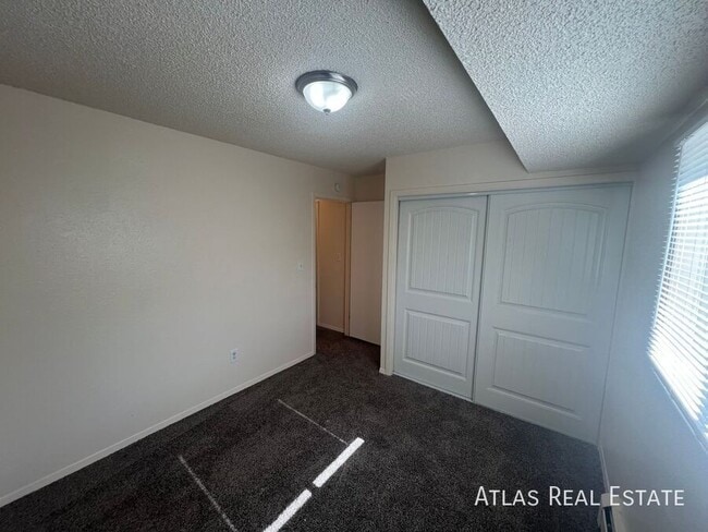 Building Photo - 405 St Vrain Pl