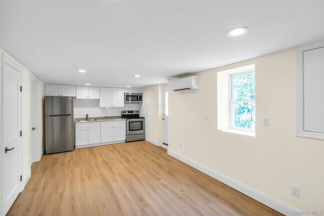 Building Photo - 69 Edgewood Rd